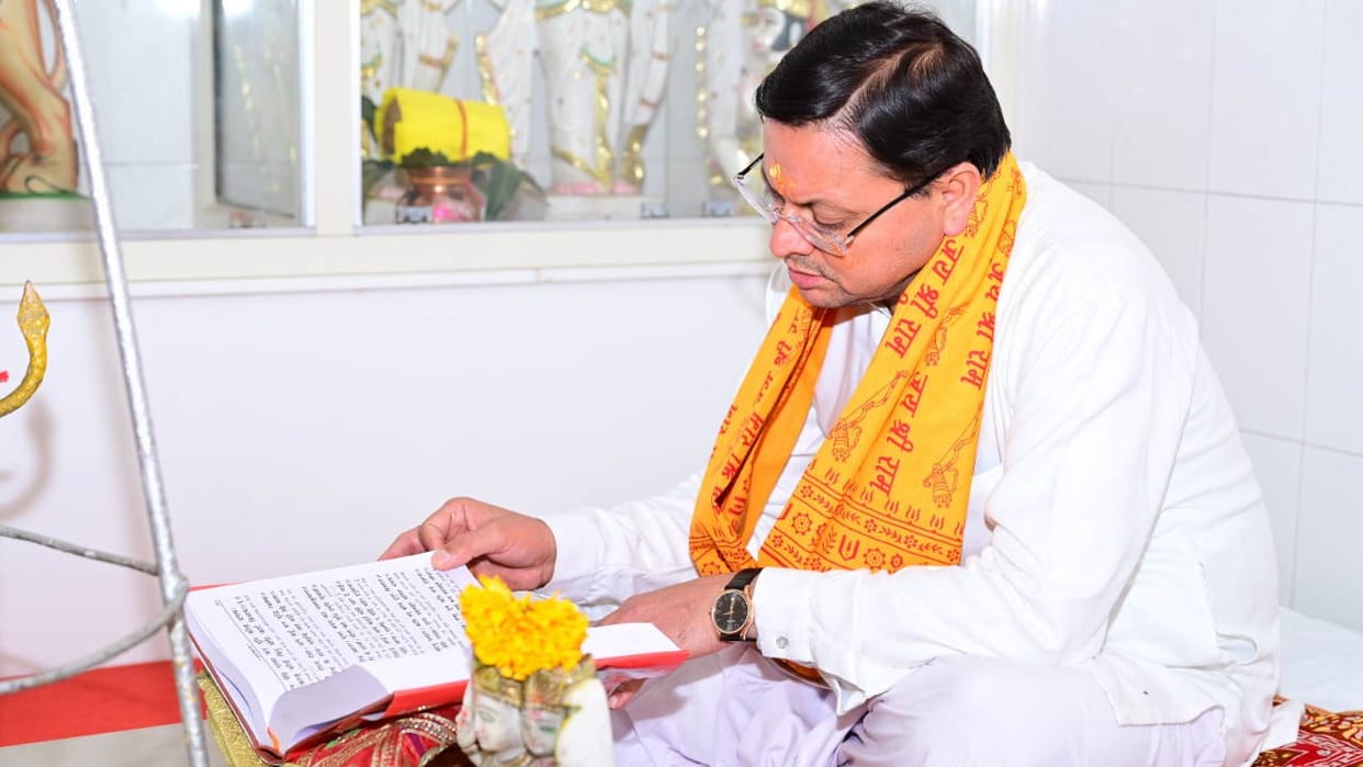 Ayodhya Ram Mandir: CM Dhami recited chapters of Ramcharitmanas enthusiasm in Uttarakhand Bhajan Shobha Yatra