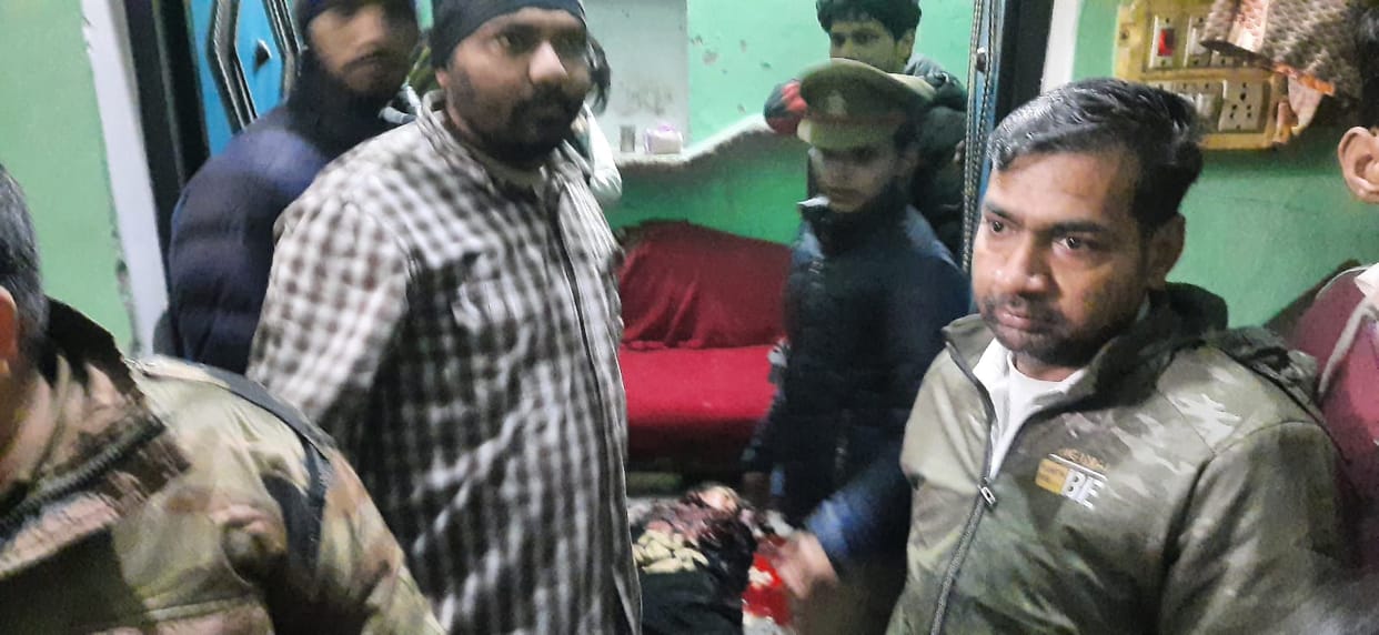 Murder: man shot dead a girl in Meerut in market,accused absconding