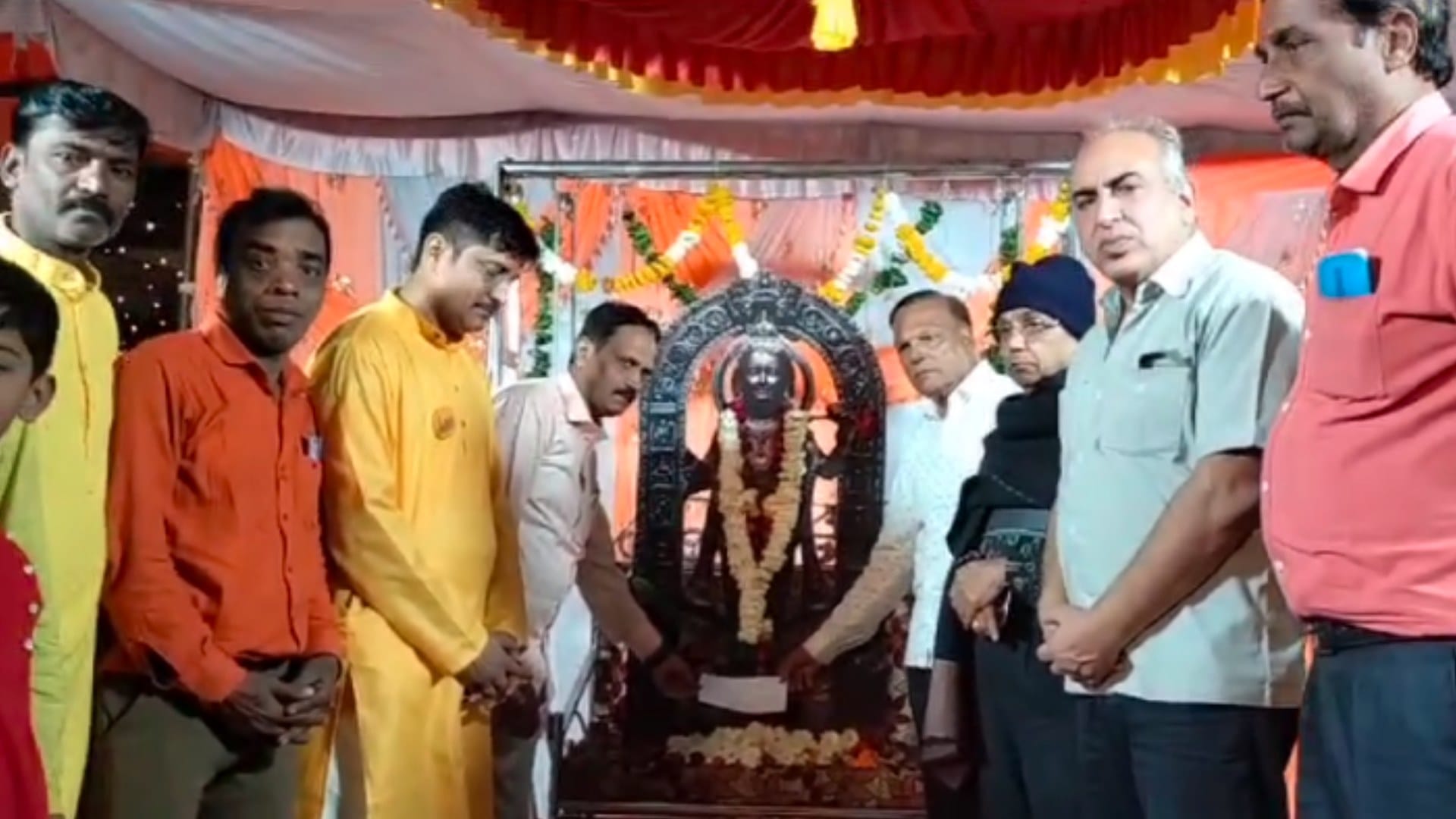 खंडवा में भगवान से स्टालिन को सद्बुद्धि देने की अर्जी लगाई गई