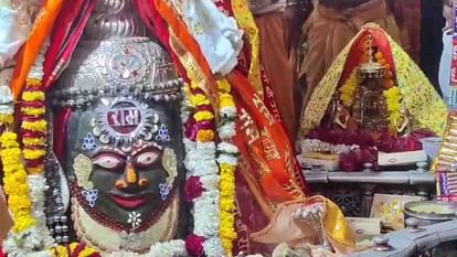 Lord Shri Ram sitting with Mahakal in Ujjain Mahakal Temple
