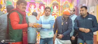 Ramlala Pran pratishtha: Muslims showered flowers on Ram devotees, organized bhandara