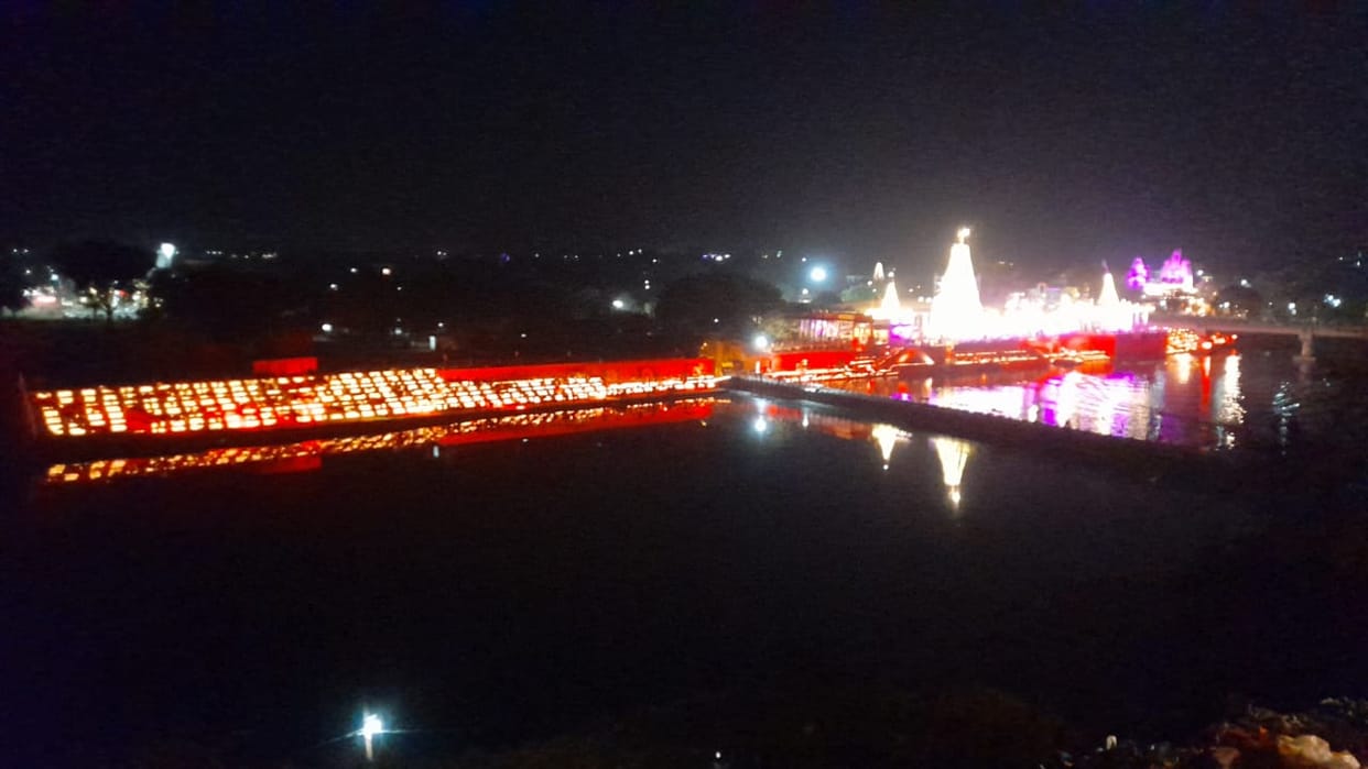 Ram Pran Pratishtha: Pashupatinath temple lit up on Ram Diwali, Shivna Ghat illuminated with thousands of lamp