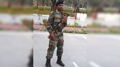 Tikamgarh News Army soldier Vinod Vanshkar dies due to heart attack
