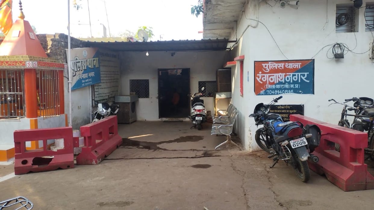 35 thousand cheated from bullion dealer by selling fake gold