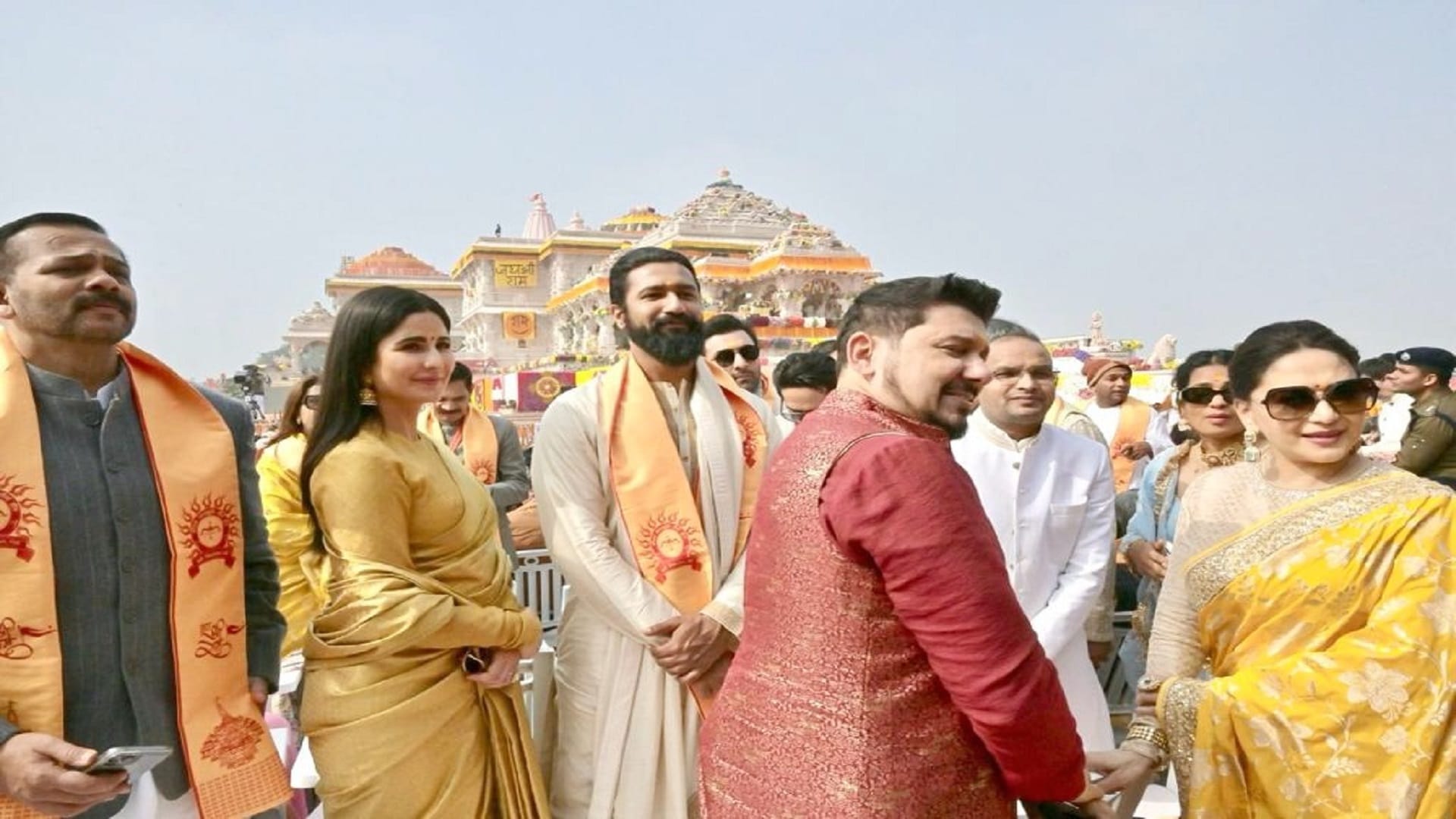 Ayodhya Ram Mandir pran pratishtha megastar Amitabh Bachchan meet and greet UP CM Yogi Adityanath see pictures