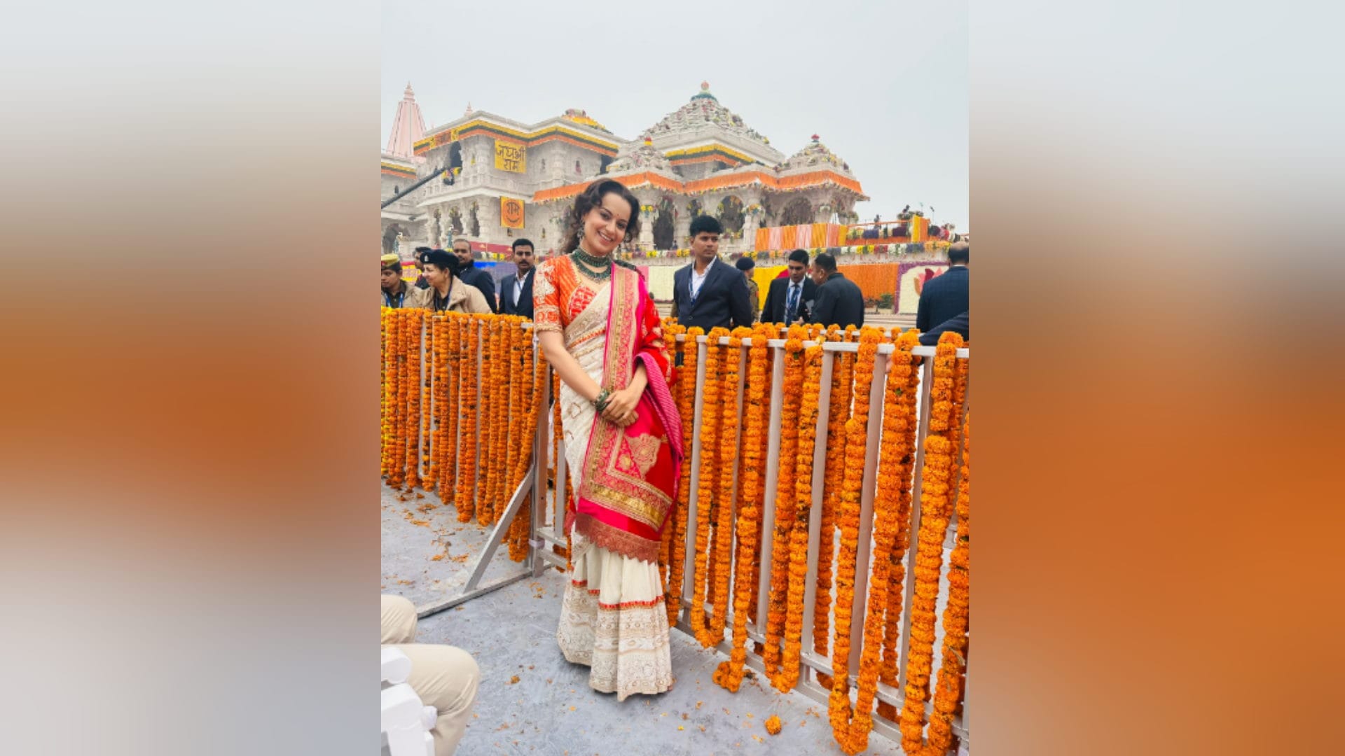 Actress Kangana Ranaut was seen in happy mood in Ayodhya Ram temple