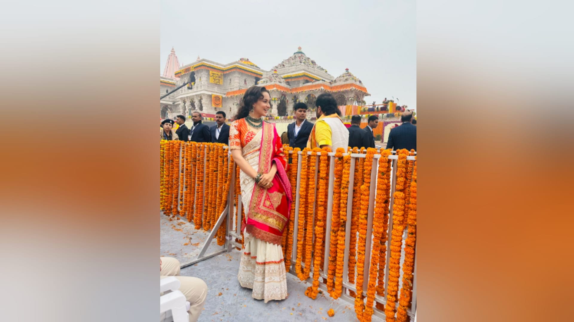 Actress Kangana Ranaut was seen in happy mood in Ayodhya Ram temple