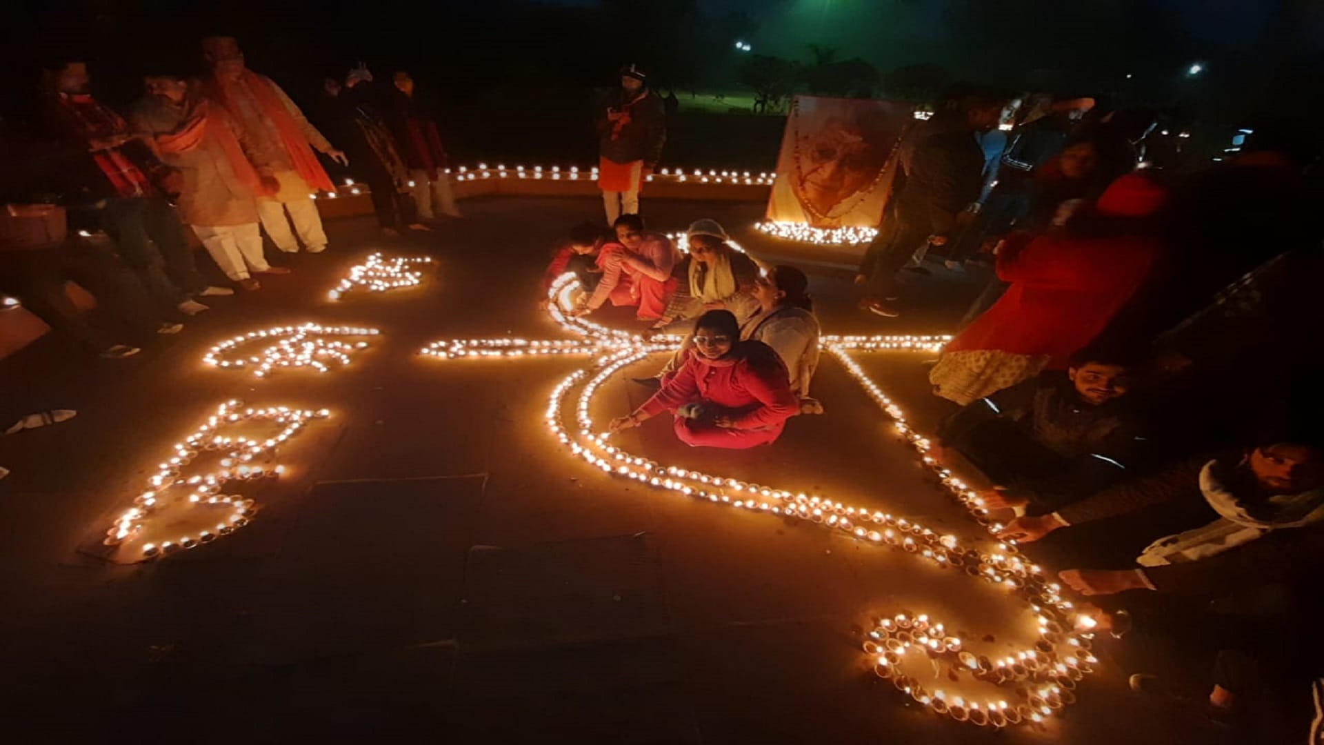 Festive atmosphere in Meerut city and Diwali like scene seen at Surajkund Park