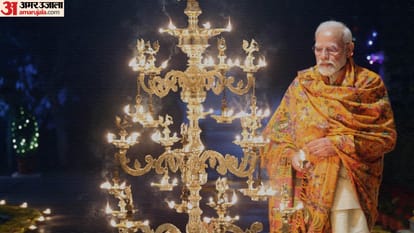 PM Modi welcomed Lord Ram by lighting lamps at Prime Minister residence see Photos