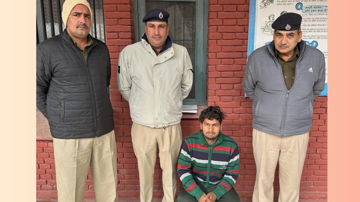 Friend attacked with knife to snatch money in Jind