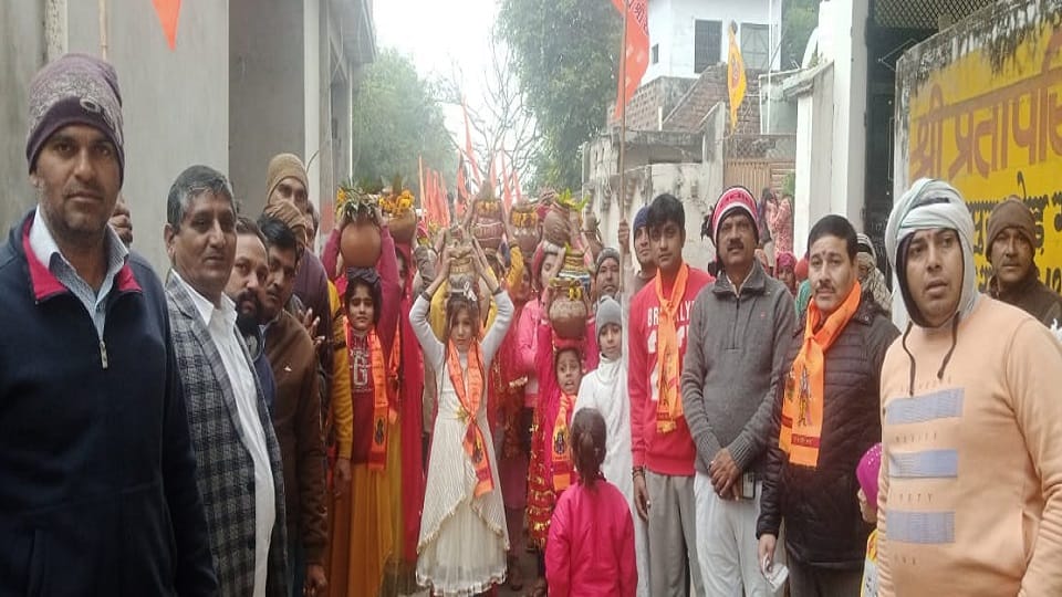 Sunderkand took place at temples, Prasad was distributed in Bhandara