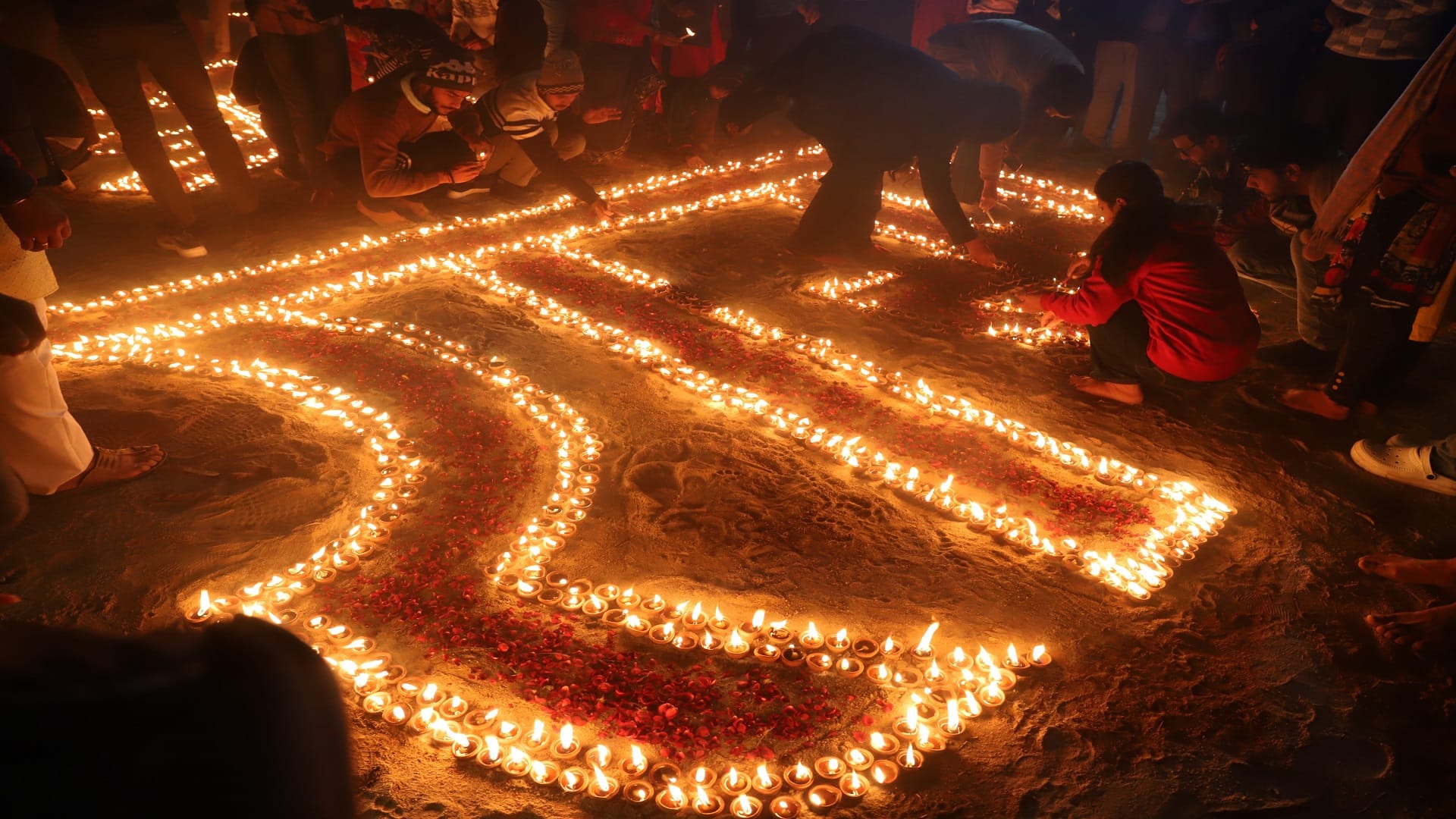 Delhi NCR lit up to welcome Ram Lalla fireworks like Diwali