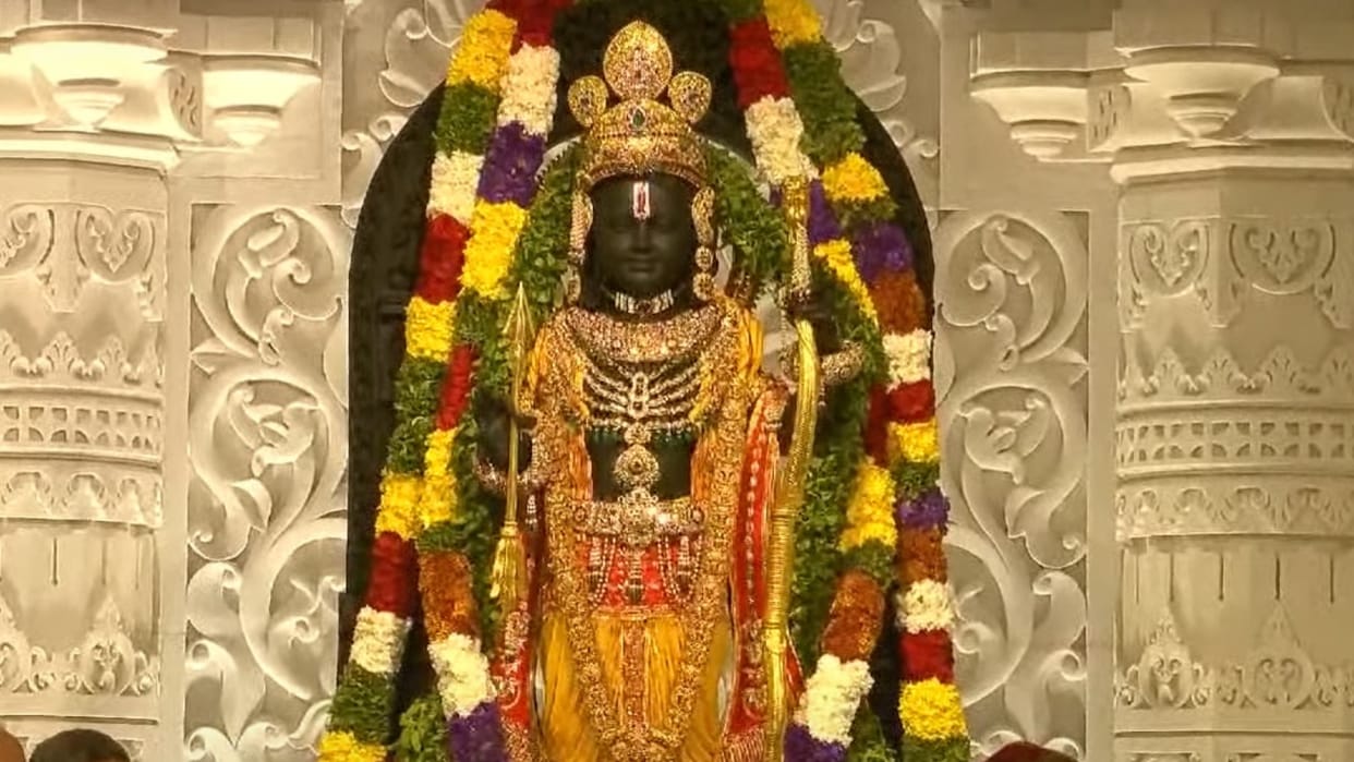 Pran Pratishtha Ram mandir garbh griha viraje ramlala Latest  photos in hindi