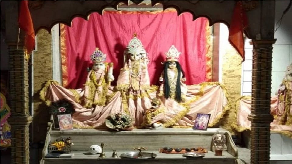 Ram and Ravana sitting together in Bisrakh temple of Noida