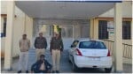 पुलिस गिरफ्त में आरोपी।
