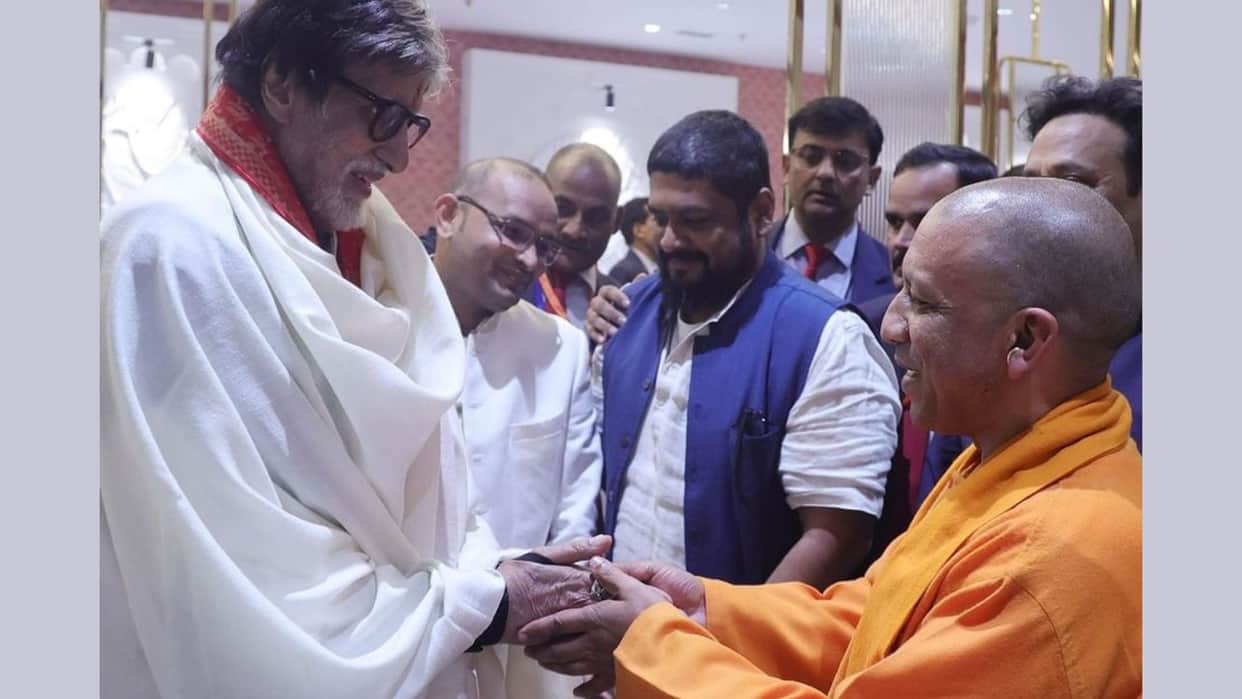 Ayodhya Ram Mandir pran pratishtha megastar Amitabh Bachchan meet and greet UP CM Yogi Adityanath see pictures