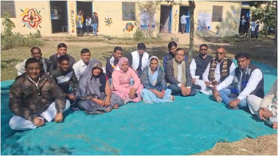 Congress leaders silent satyagraha in Karauli Rahul Gandhi