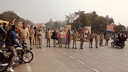 Traffic on Lucknow-Ayodhya Highway completely closed restrictions imposed on bike and pedestrian also