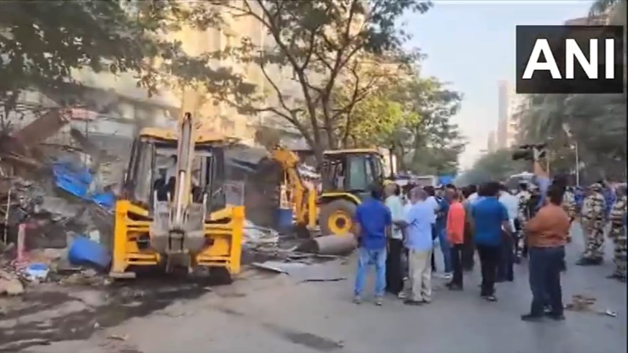 Illegal structures and encroachments razed by bulldozers in the Naya Nagar: Maharashtra Government