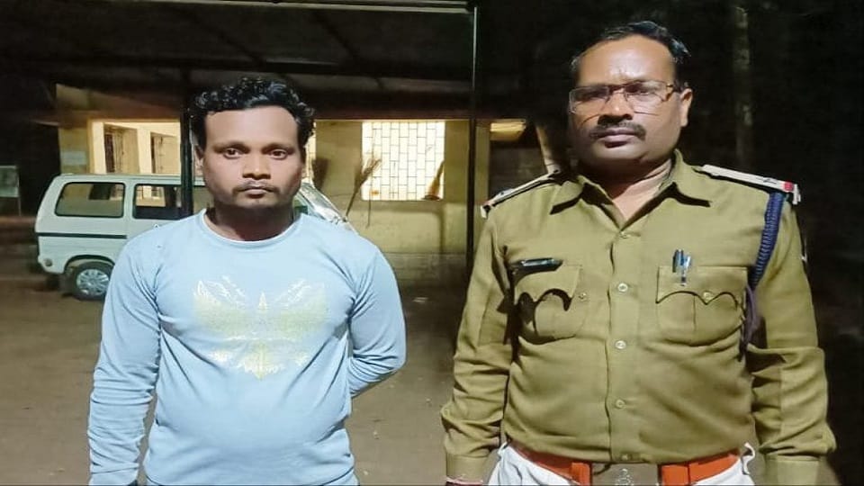 Harassment girl on pretext marriage denied getting pregnant arrested Mumbai after 10 months in Janjgir Champa