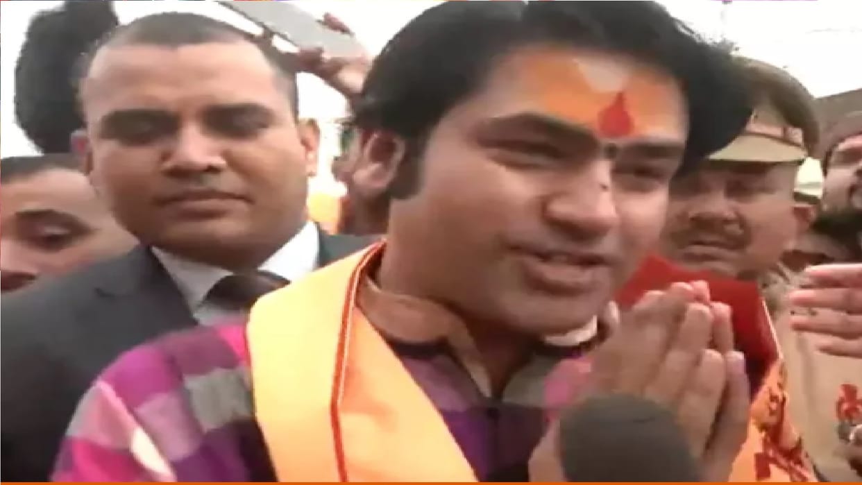 baageshvaradhaam sarakaar says: India is moving towards integrity, now conversion will stop, resolution will b
