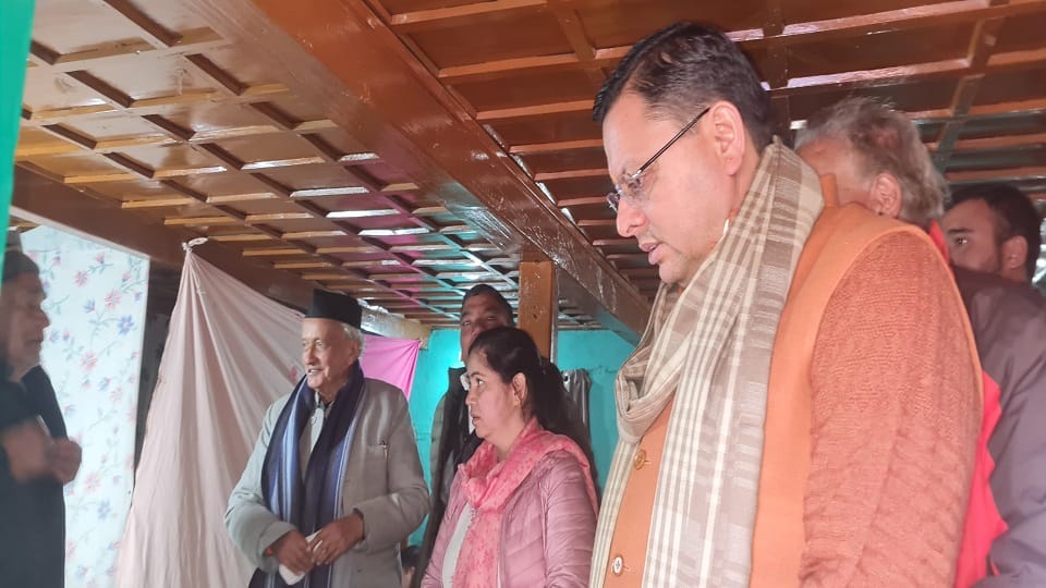CM Pushkar Singh Dhami reached the house of late BJP leader Hayat Mahara in champawat