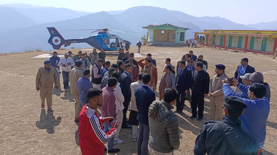 CM Pushkar Singh Dhami reached the house of late BJP leader Hayat Mahara in champawat
