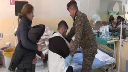 तुर्किये भूंकप के दौरान मदद करता जवान(फाइल फोटो))