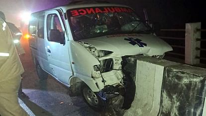 Ambulance collides with divider on highway in Amroha, driver from Kanpur dies