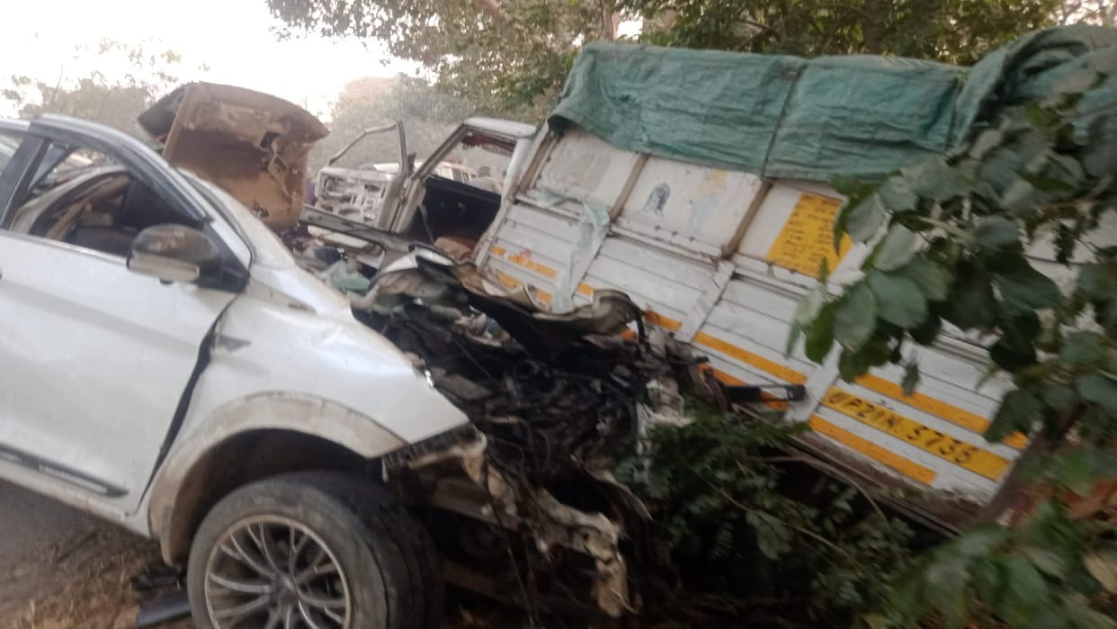 Collision between pickup and Ertiga on highway in Sambhal two dead
