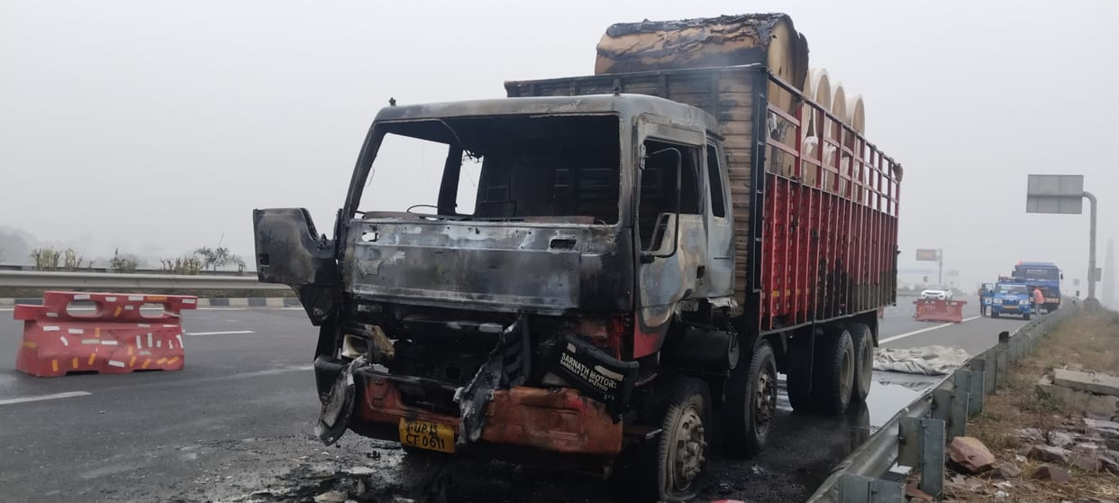 Canter caught fire on Delhi Meerut Expressway in Meerut and driver saved his life by jumping