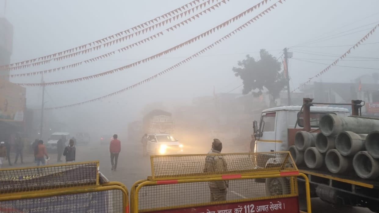One died in an accident on Ayodhya Prayagraj highway in Sultanpur.