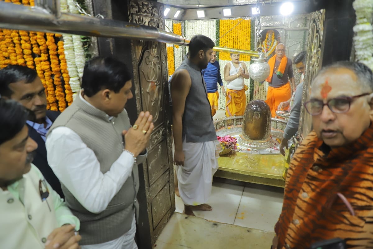 Ujjain: Chief Minister Dr. Manmohan Singh visited Shri Mahakaleshwar Bhagwan. Mohan Yadav