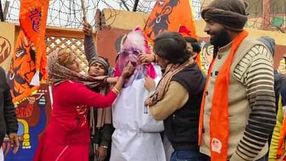 Hindu Mahasabha demonstrated in Agra on Swami Prasad controversial statement on Ram Temple