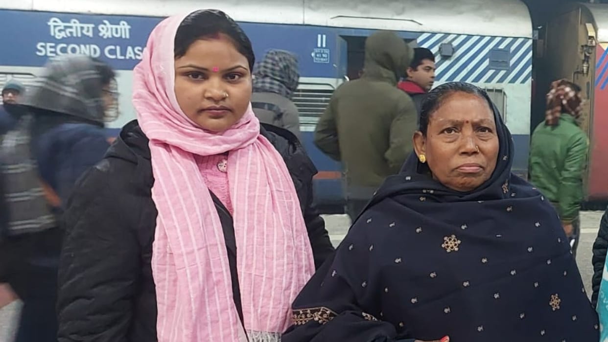 Republic Day celebrations 2024 two female cleaning workers from Varanasi will give gifts to PM Modi