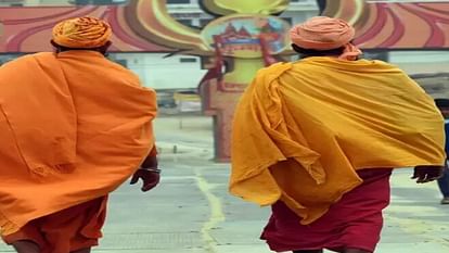 Magh Mela : घर-परिवार, मोह-माया छोड़कर संन्यासी बने बाबाओं को भी सता रहा जान का खतरा, प्रशासन से मांगा गनर Neither enmity nor enmity with anyone, yet the danger to the life of the saints is still there