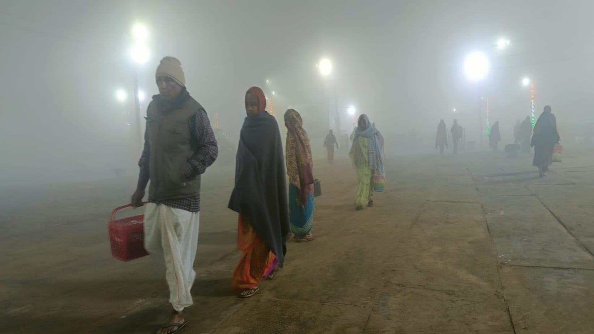 Paush Purnima: Lakhs of devotees take holy dip in Sangam, Kalpavas also starts with Yama Niyama