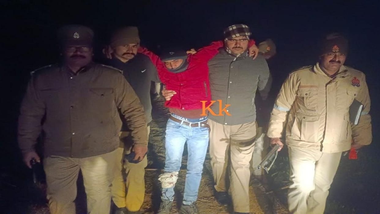 Police have arrested accused along with pistol in an encounter in Muzaffarnagar