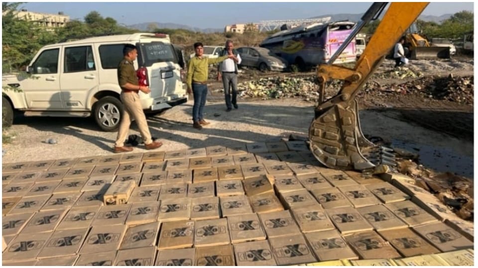 Police in Abu Road 1350 boxes of illegal liquor destroyed