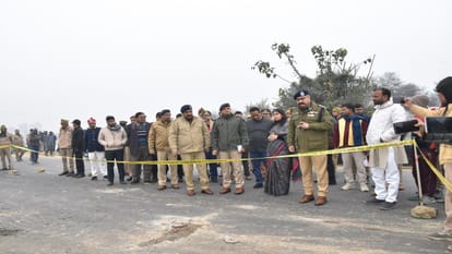 shahjahanpur road accident 12 dead bodies scattered on the highway