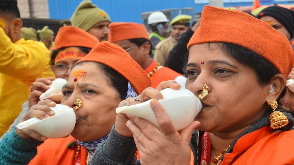 Heavy crowd in Ayodhya for prayer of Ramlalla.
