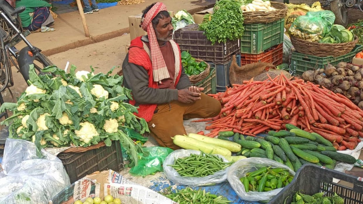 Cabbage crossed 50, many other vegetables also crossed 40