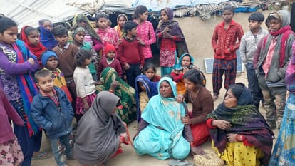 shahjahanpur road accident 12 dead bodies scattered on the highway