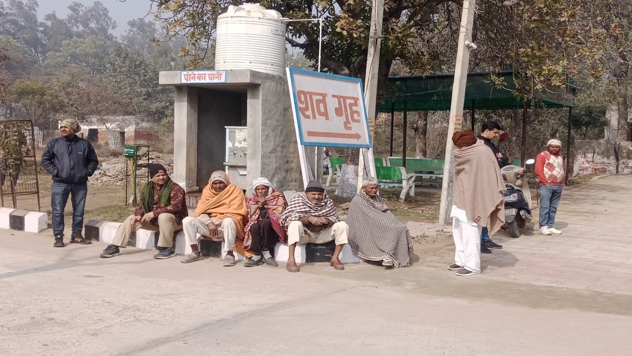 Tragic accident near village Chamanpura in Jhajjar, Unknown vehicle hits tractor, one woman dead and three ref