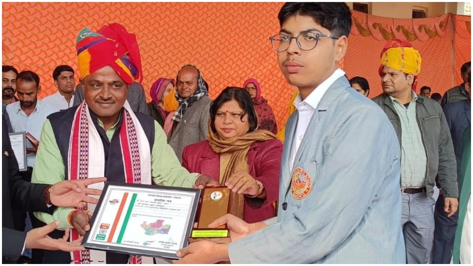 Bandikui MLA Bhagchand Takda announces provide air travel to toppers children