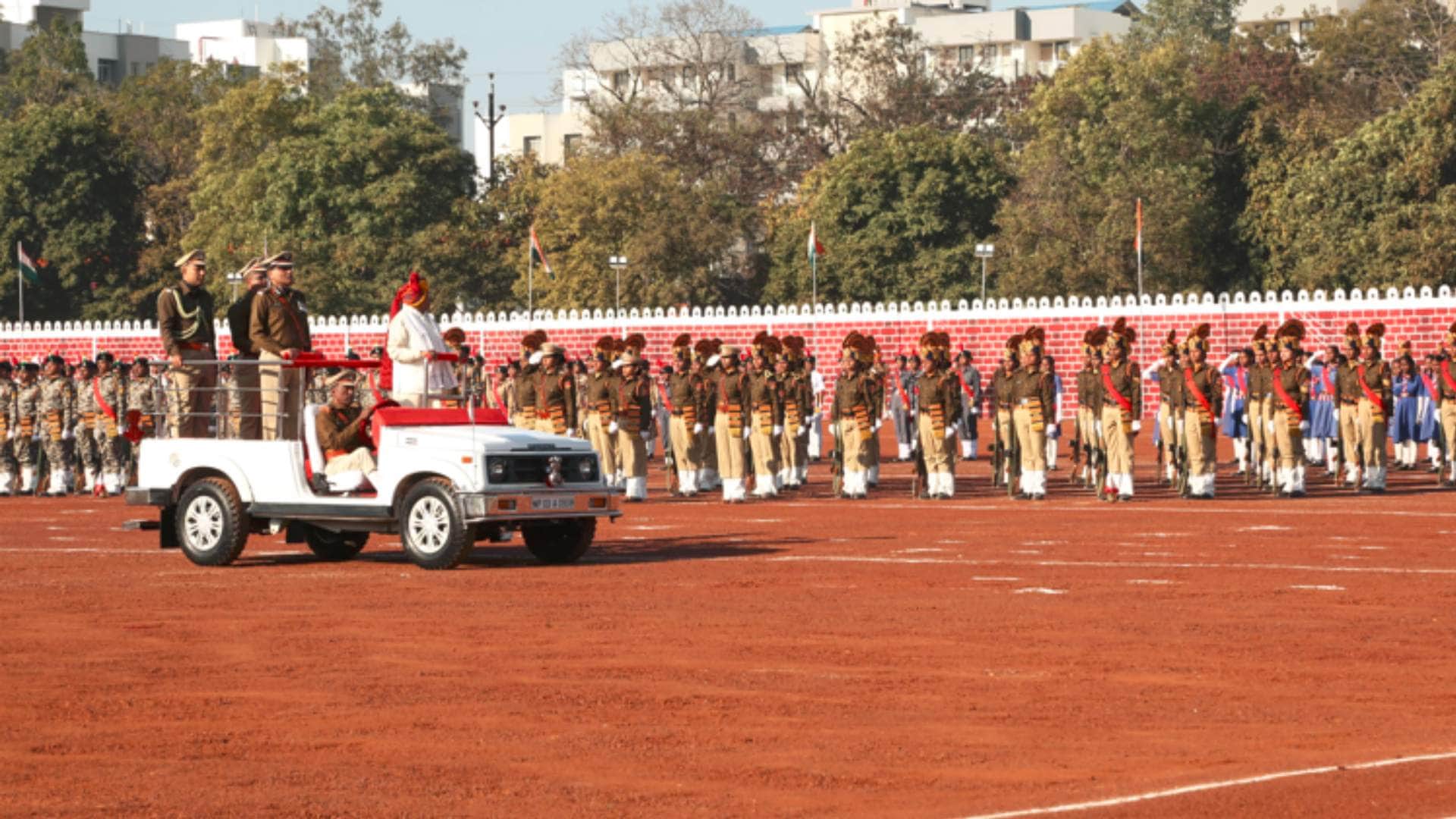 Republic Day: Governor Mangubhai Patel hoisted the national flag at the state level function