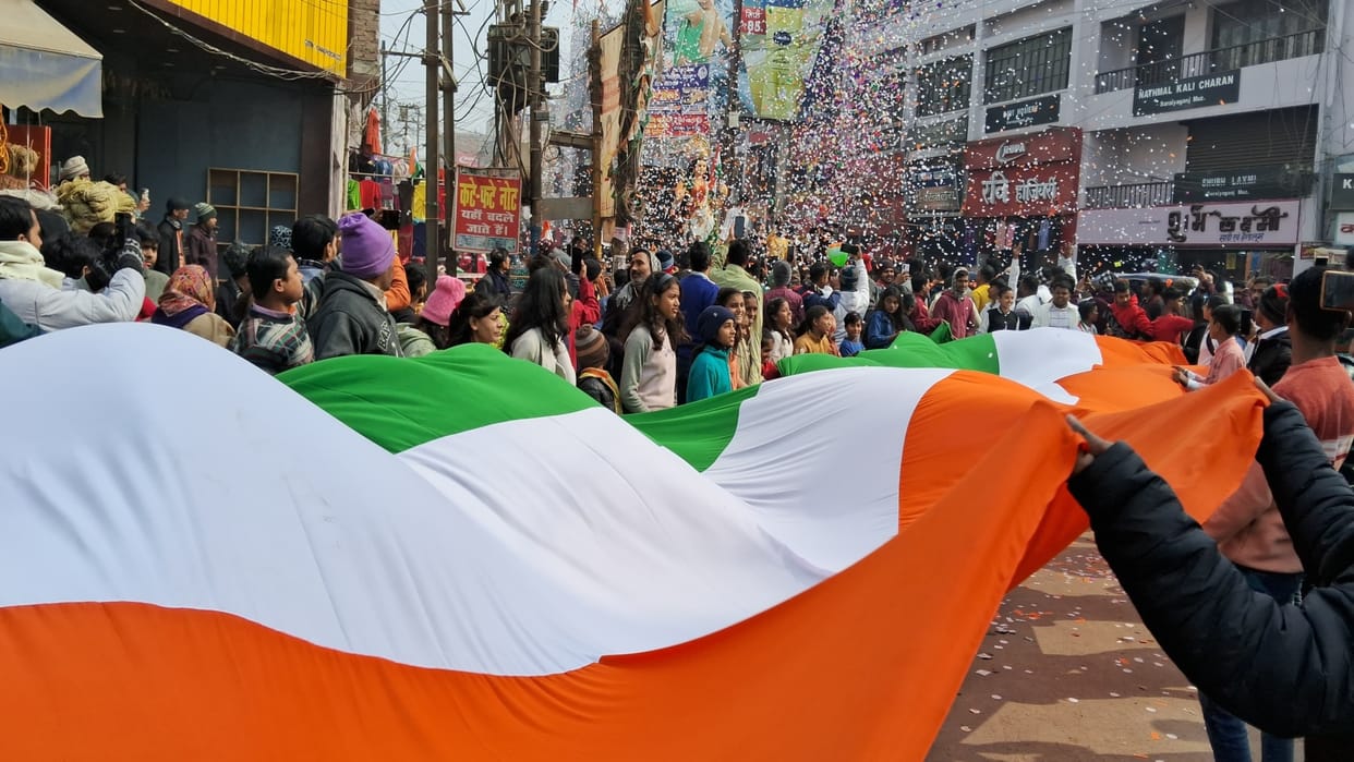 Muzaffarpur Unique Tricolor Yatra taken out 601 feet flag becomes center of attraction