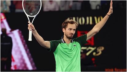 Australian Open 2024: डेनिल मेदवेदेव ने की अविश्वसनीय वापसी, दो सेट में पिछड़कर जीता सेमीफाइनल मैच Daniil Medvedev made incredible comeback, won Australian Open 2024 semi-final after losing two sets