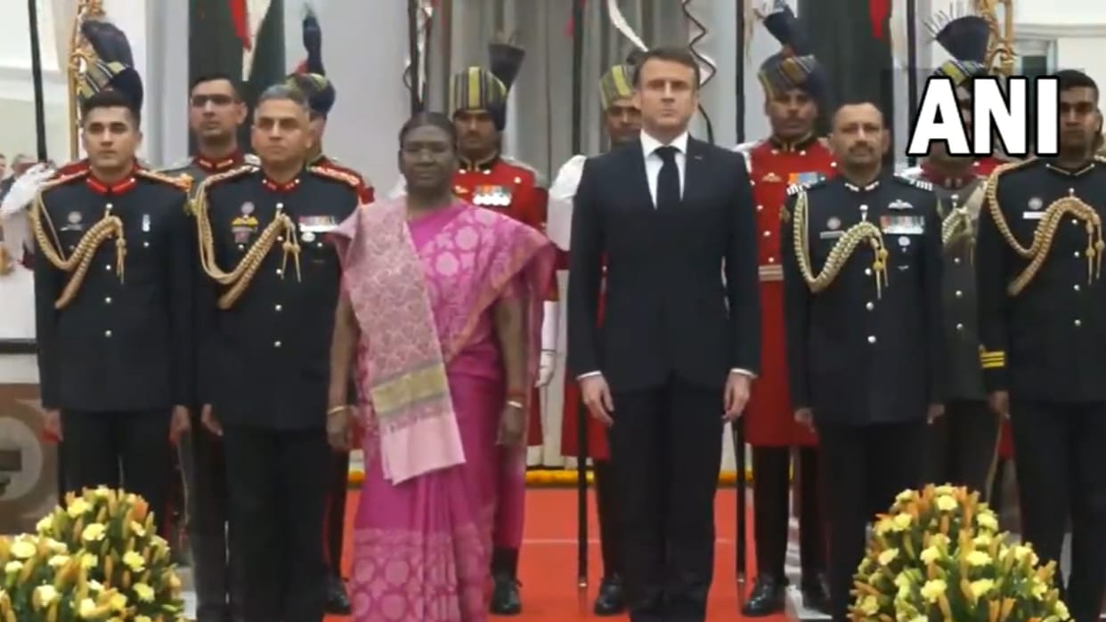 Republic Day: President Droupadi Murmu and French President Emmanual Macron meen in Rashtrapati Bhawan