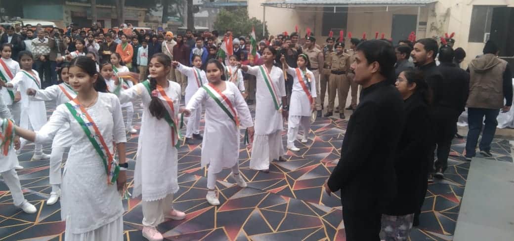 75th Republic Day 2024, Republic Day celebrated with pomp in Hardoi, Minister Nitin Aggarwal hoisted the flag